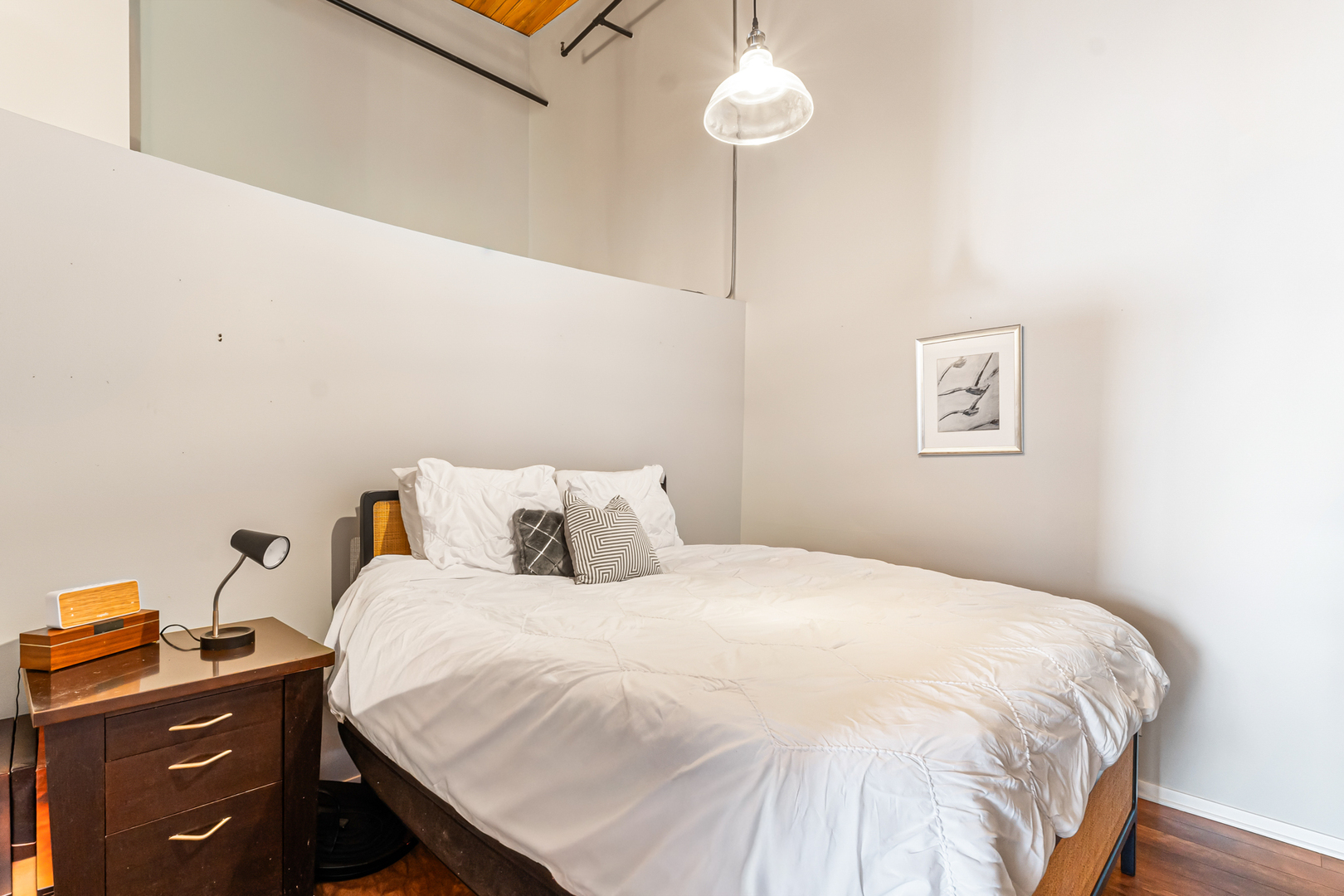 1935 N Fairfield Avenue Unit: 402