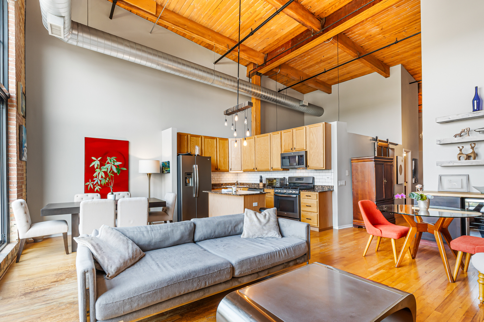 1935 N Fairfield Avenue Unit: 402