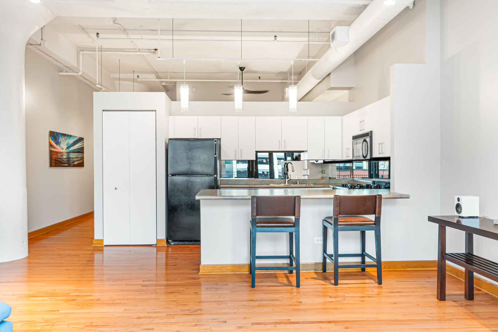 333 W HUBBARD Street Unit: 604