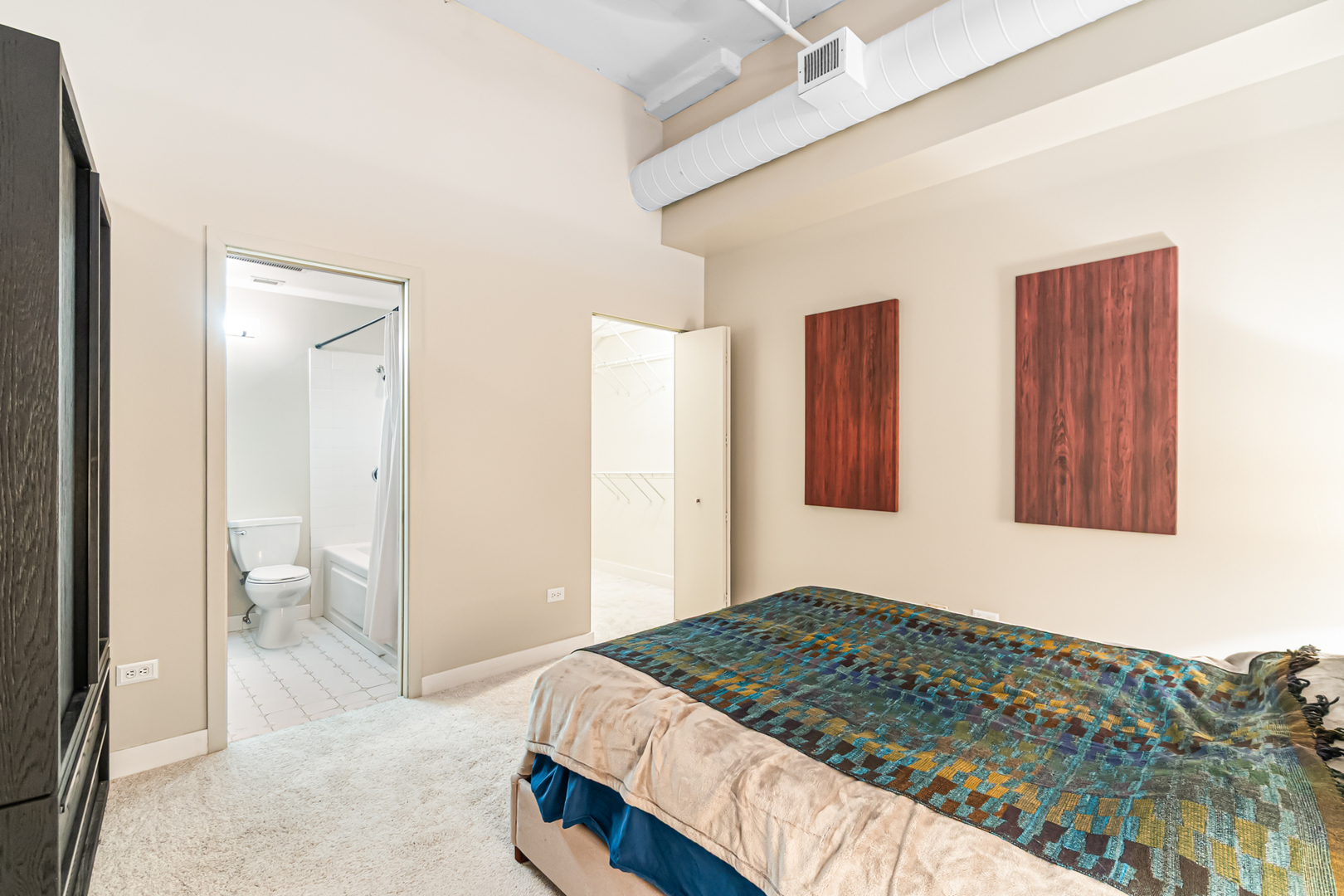 333 W HUBBARD Street Unit: 604