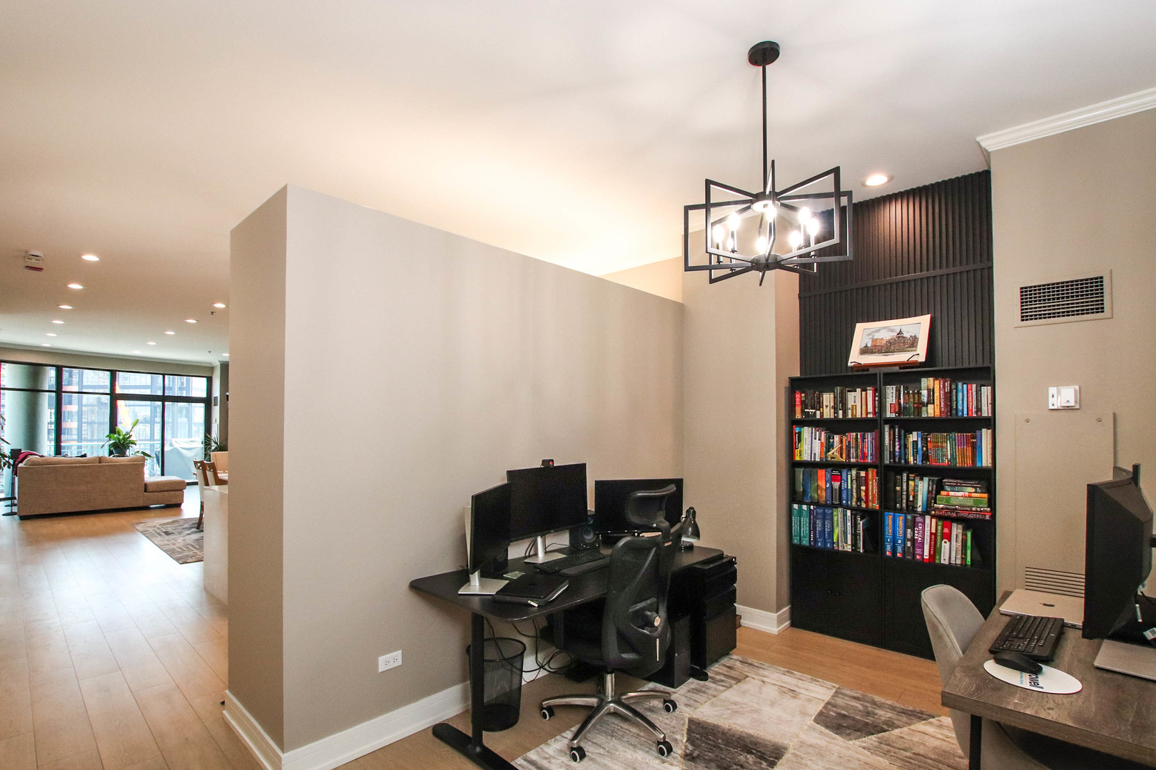 340 W Superior Street Unit: 1604