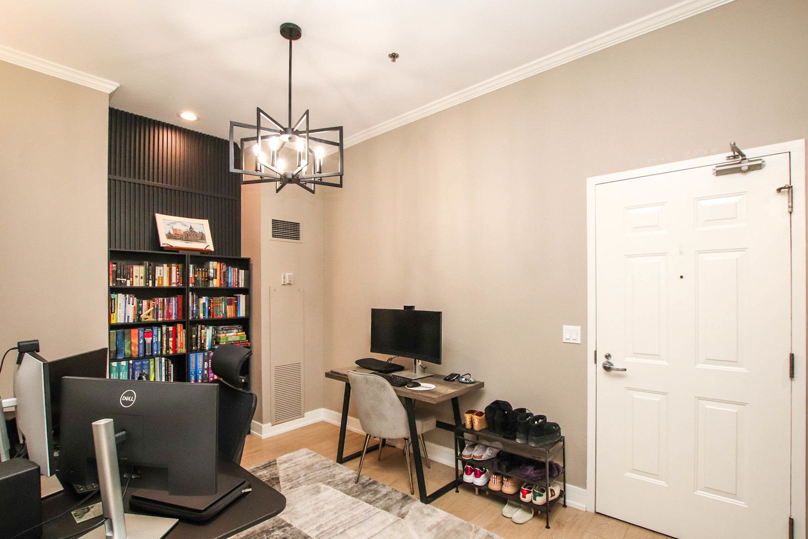 340 W Superior Street Unit: 1604