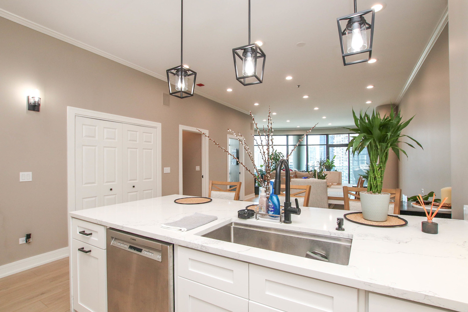 340 W Superior Street Unit: 1604