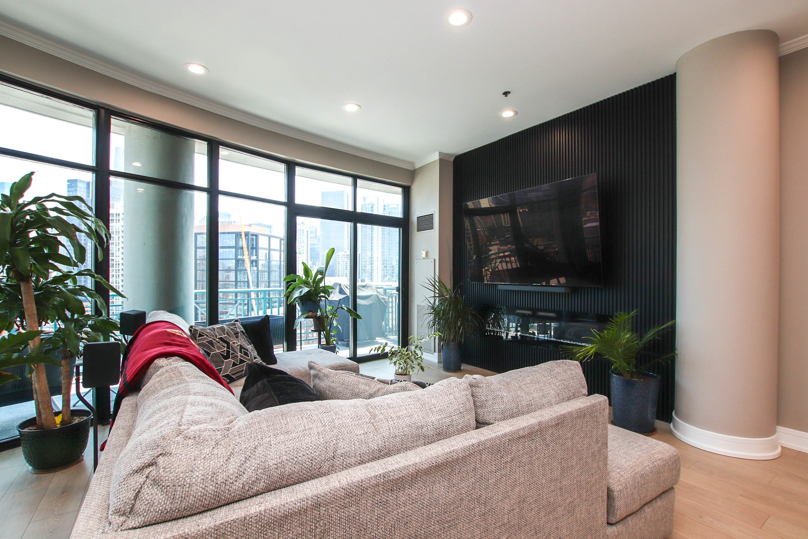 340 W Superior Street Unit: 1604