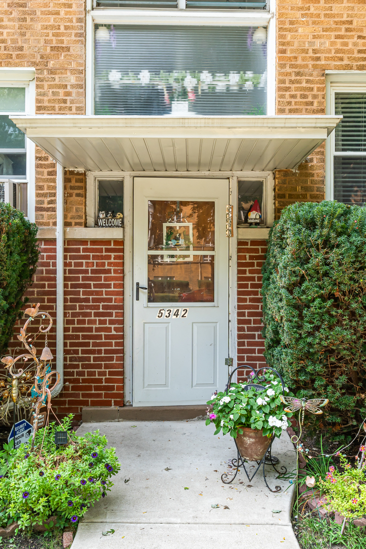 5342 N CALIFORNIA Avenue Unit: 2N