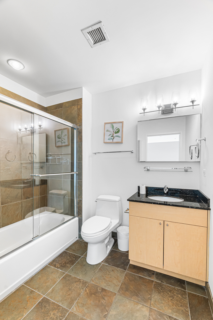 653 N Kingsbury Street Unit: 2402