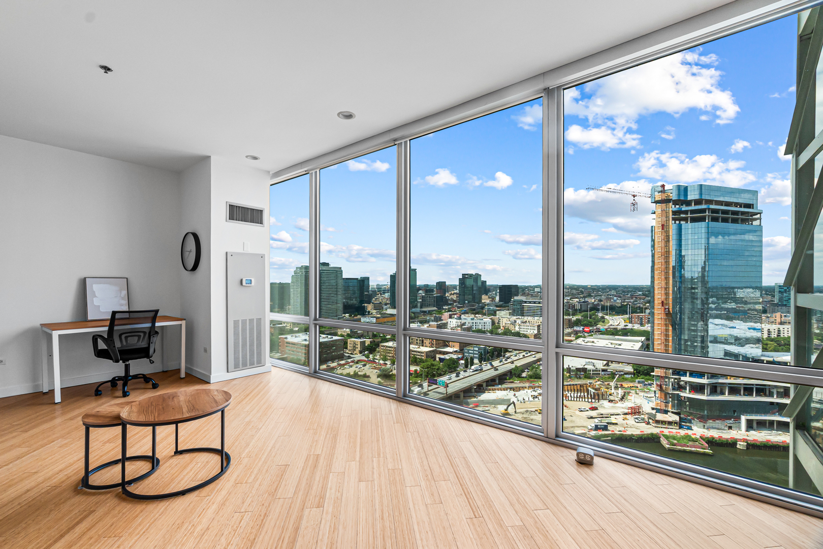 653 N Kingsbury Street Unit: 2402