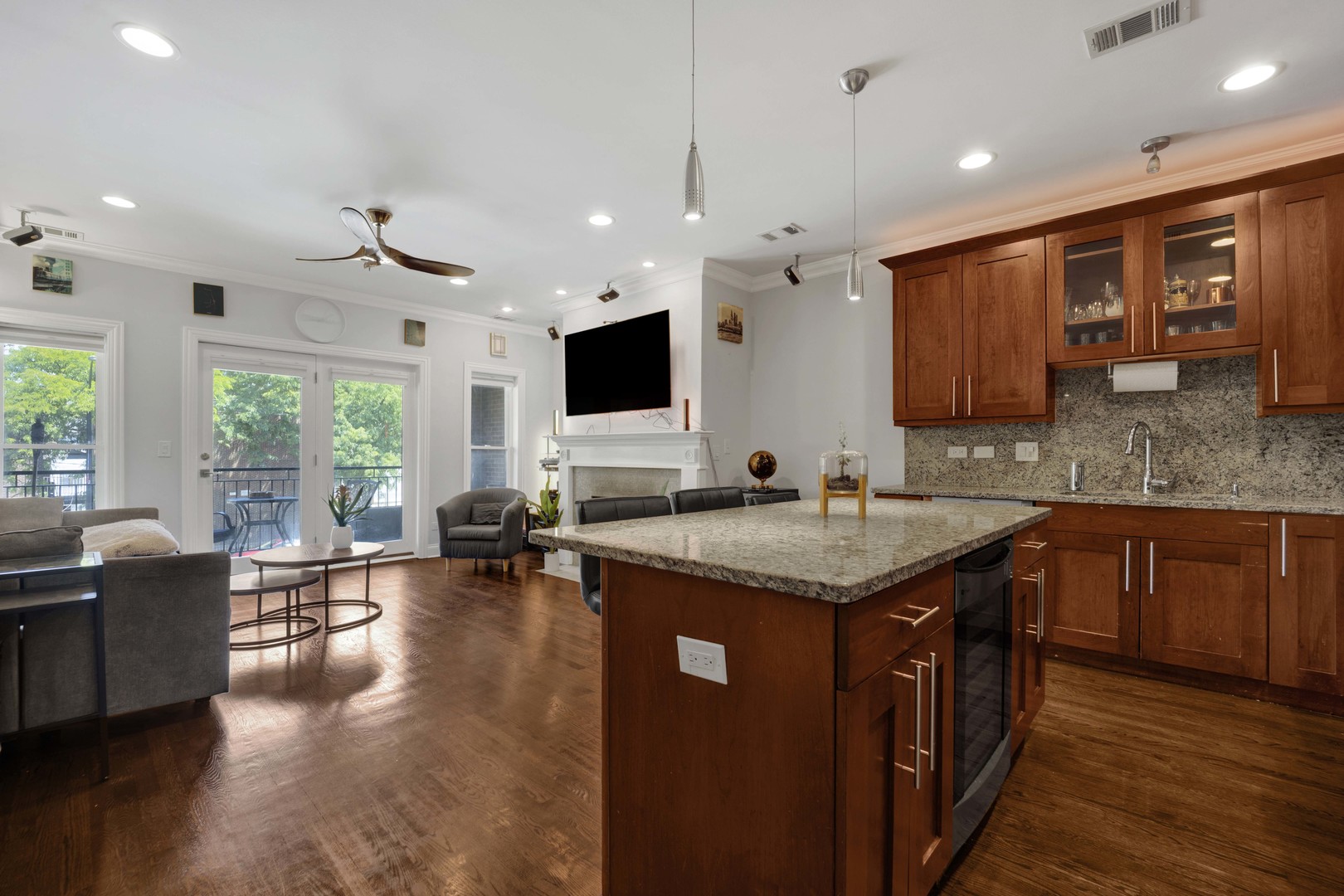409 W North Avenue Unit: 2E
