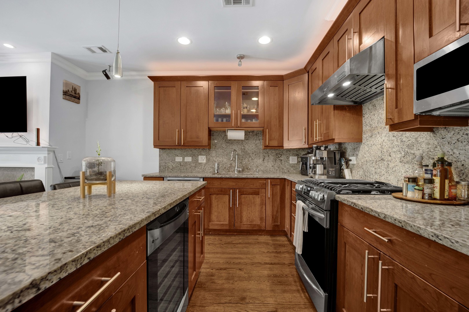 409 W North Avenue Unit: 2E