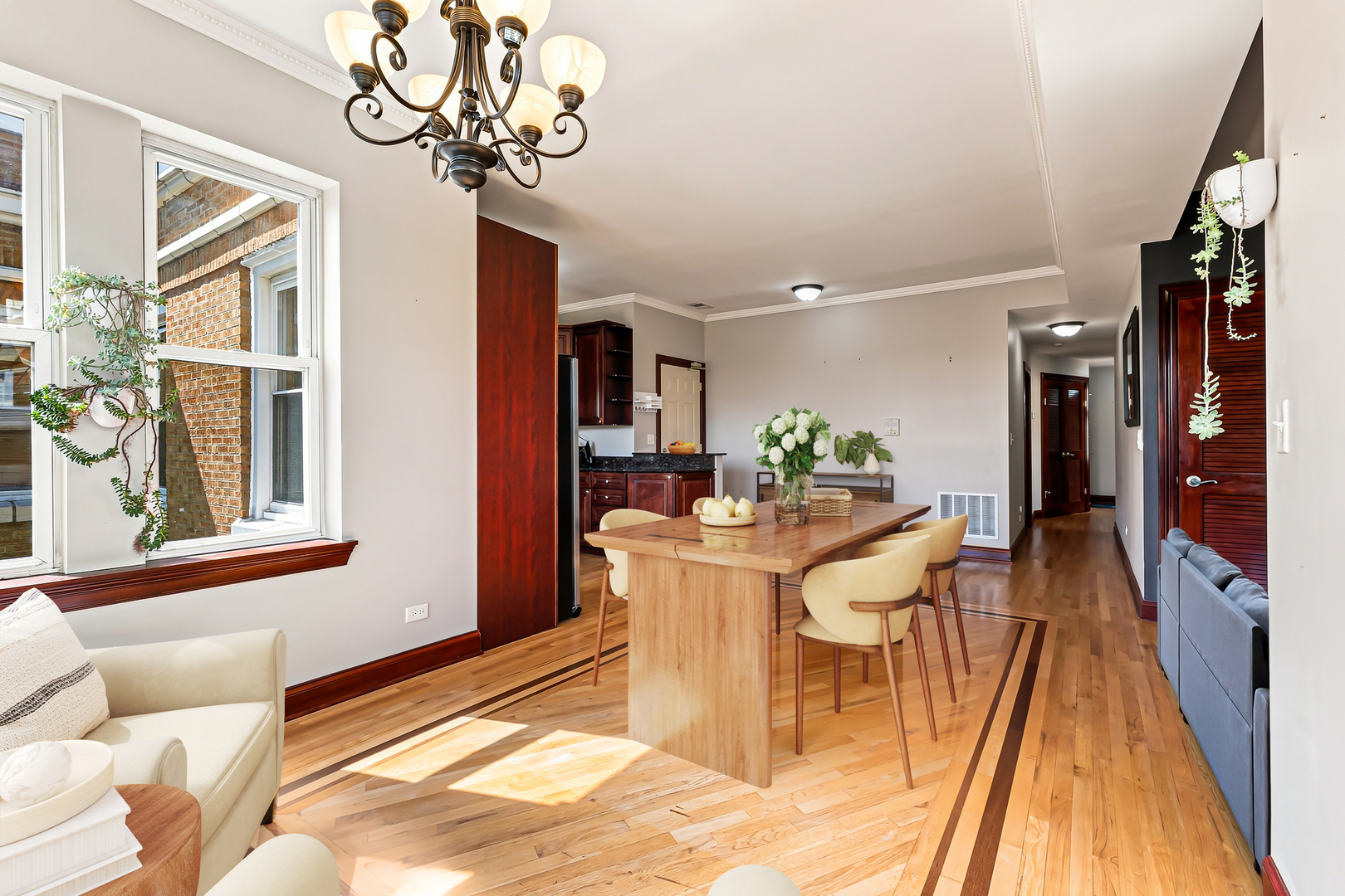4902 N DRAKE Avenue Unit: 3