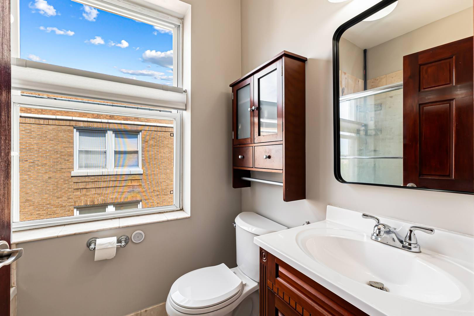 4902 N DRAKE Avenue Unit: 3