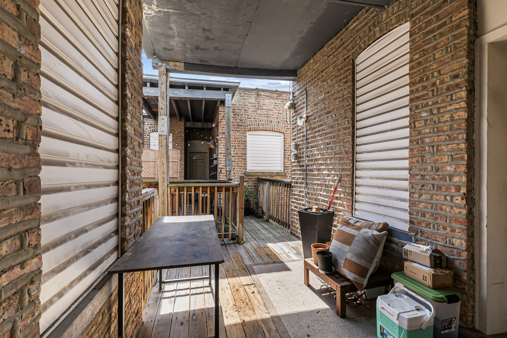 4902 N DRAKE Avenue Unit: 3
