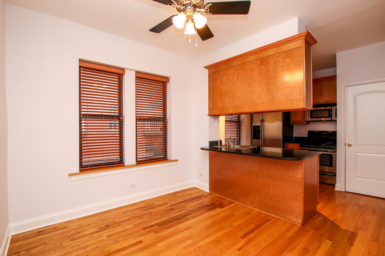 4014 N Spaulding Avenue Unit: 2