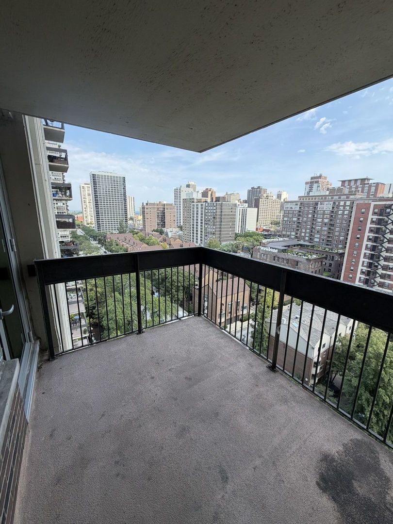 1255 N Sandburg Terrace Unit: 1508