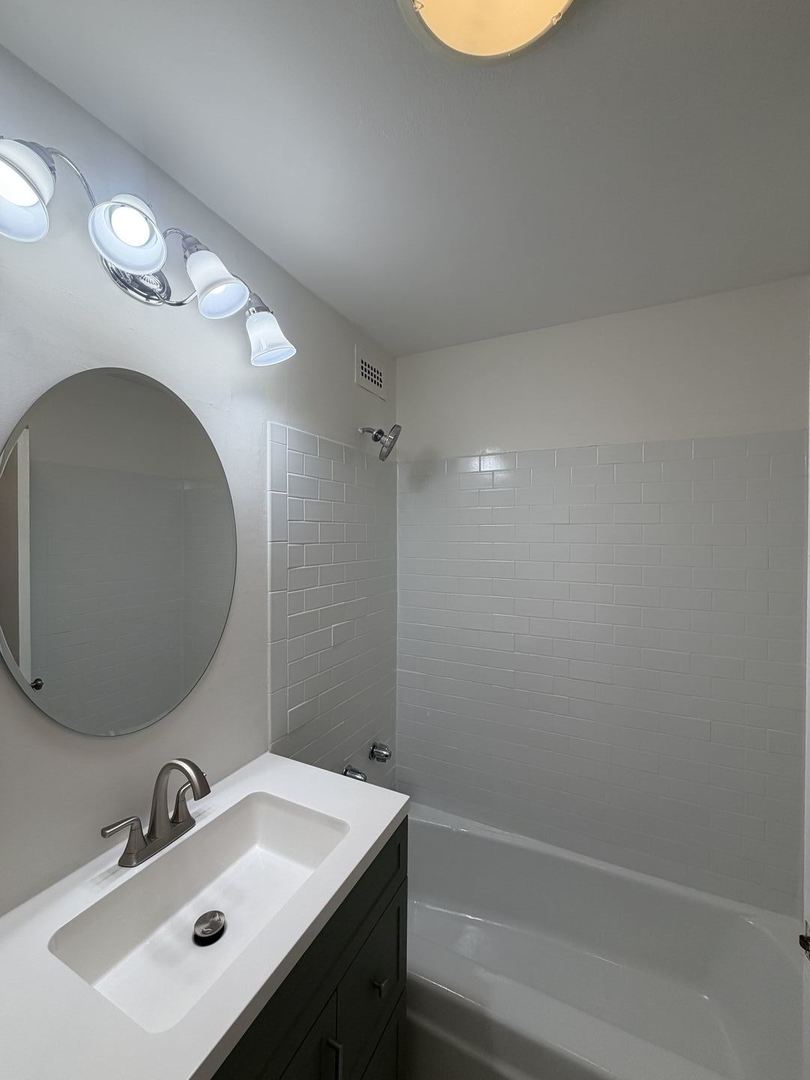 1255 N Sandburg Terrace Unit: 1508