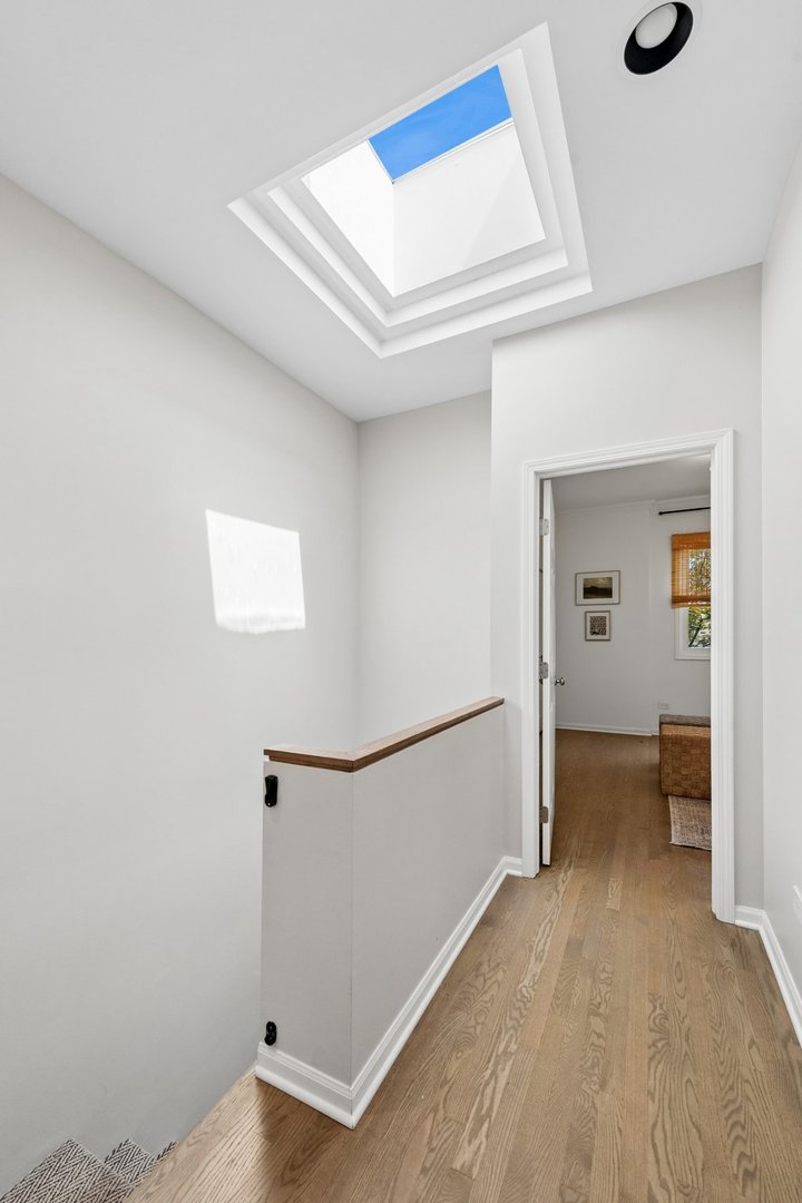 2835 N Wolcott Avenue Unit: F