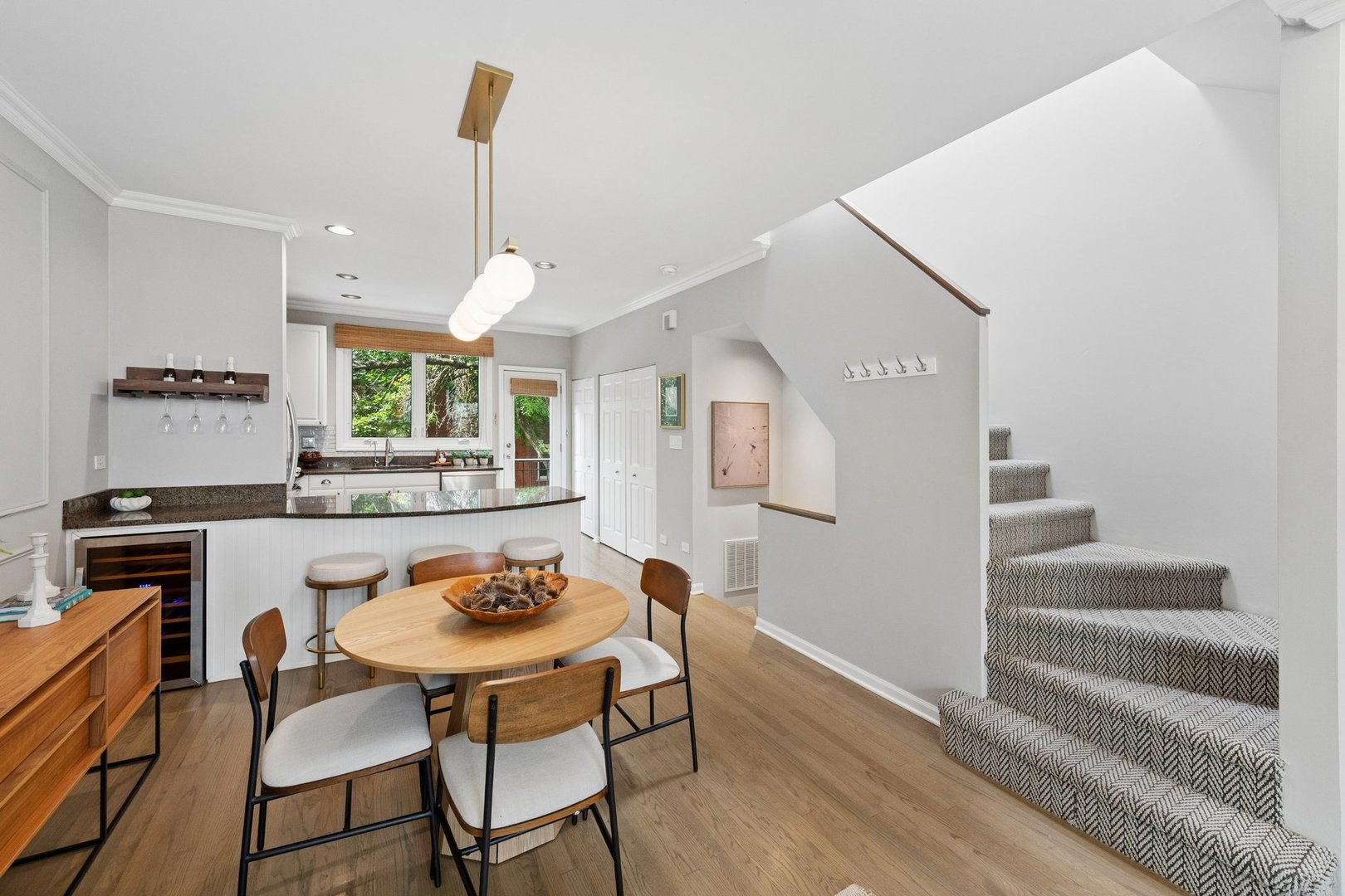 2835 N Wolcott Avenue Unit: F