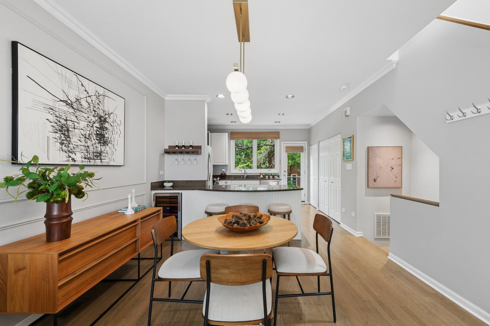 2835 N Wolcott Avenue Unit: F