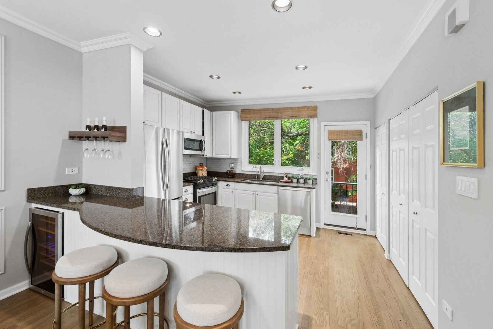 2835 N Wolcott Avenue Unit: F