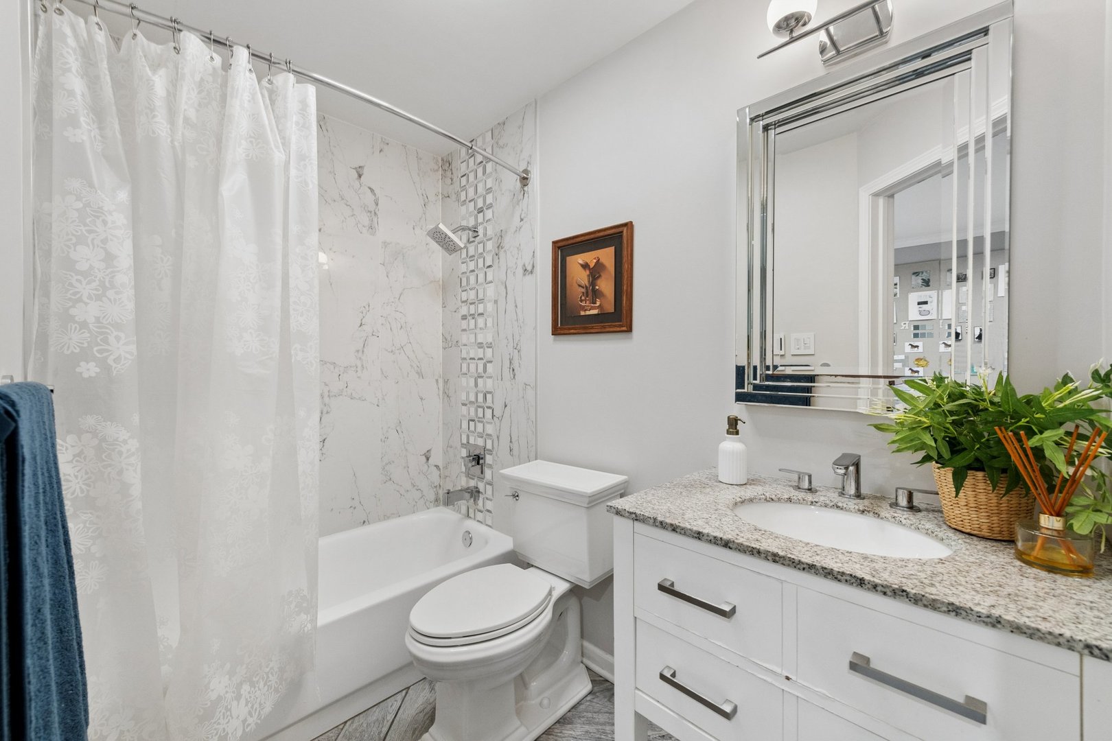 2835 N Wolcott Avenue Unit: F