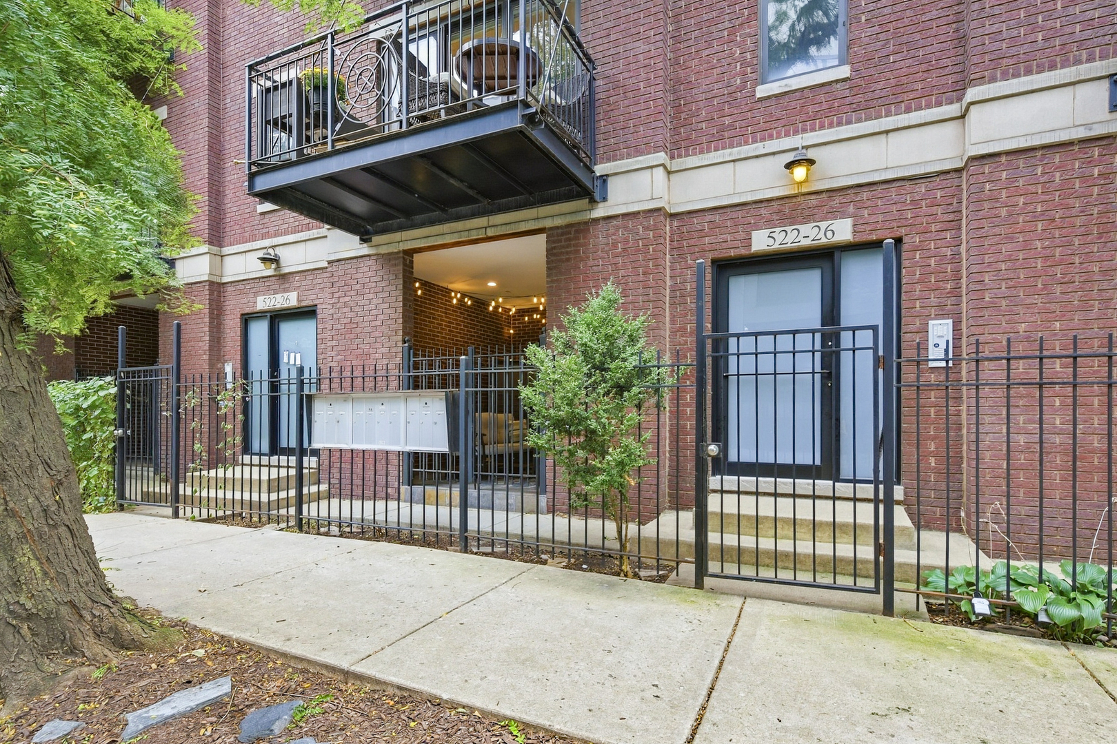 524 N HERMITAGE Avenue Unit: 2