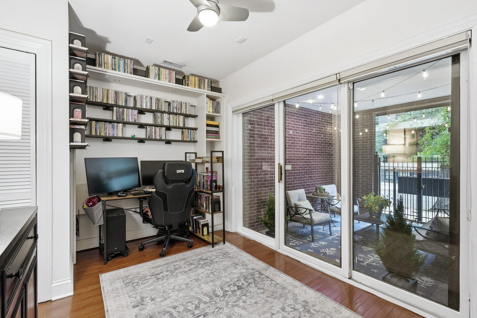 524 N HERMITAGE Avenue Unit: 2