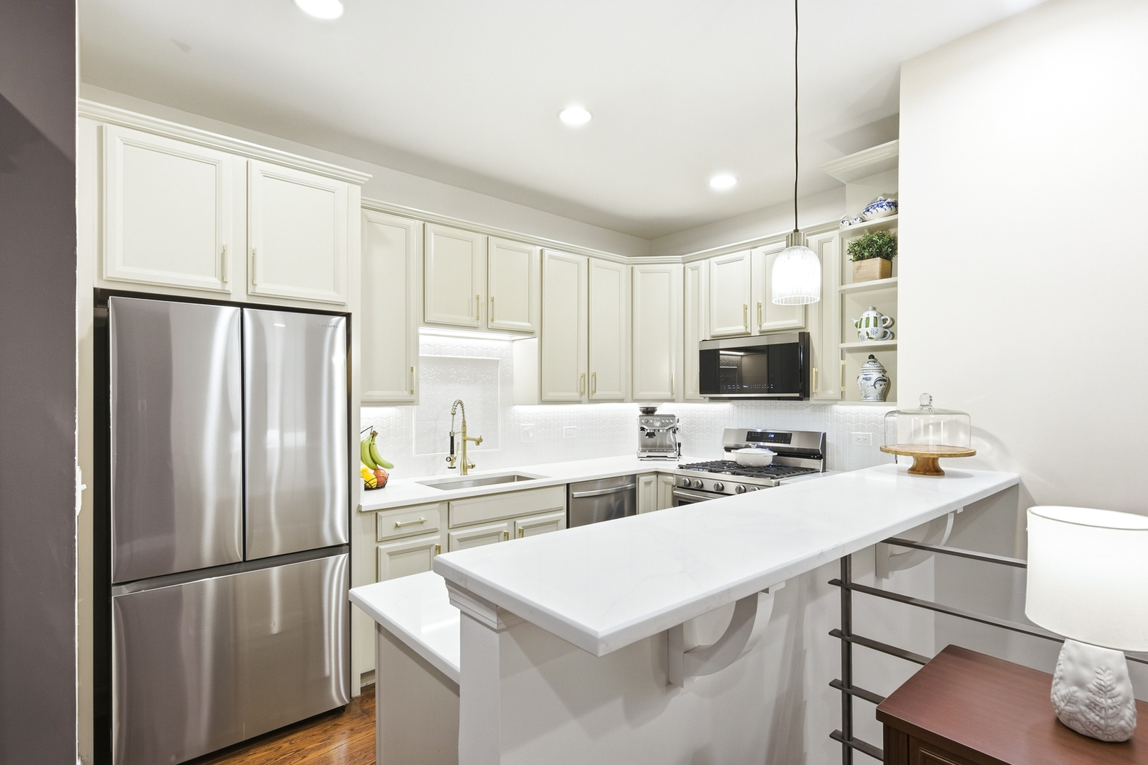 524 N HERMITAGE Avenue Unit: 2