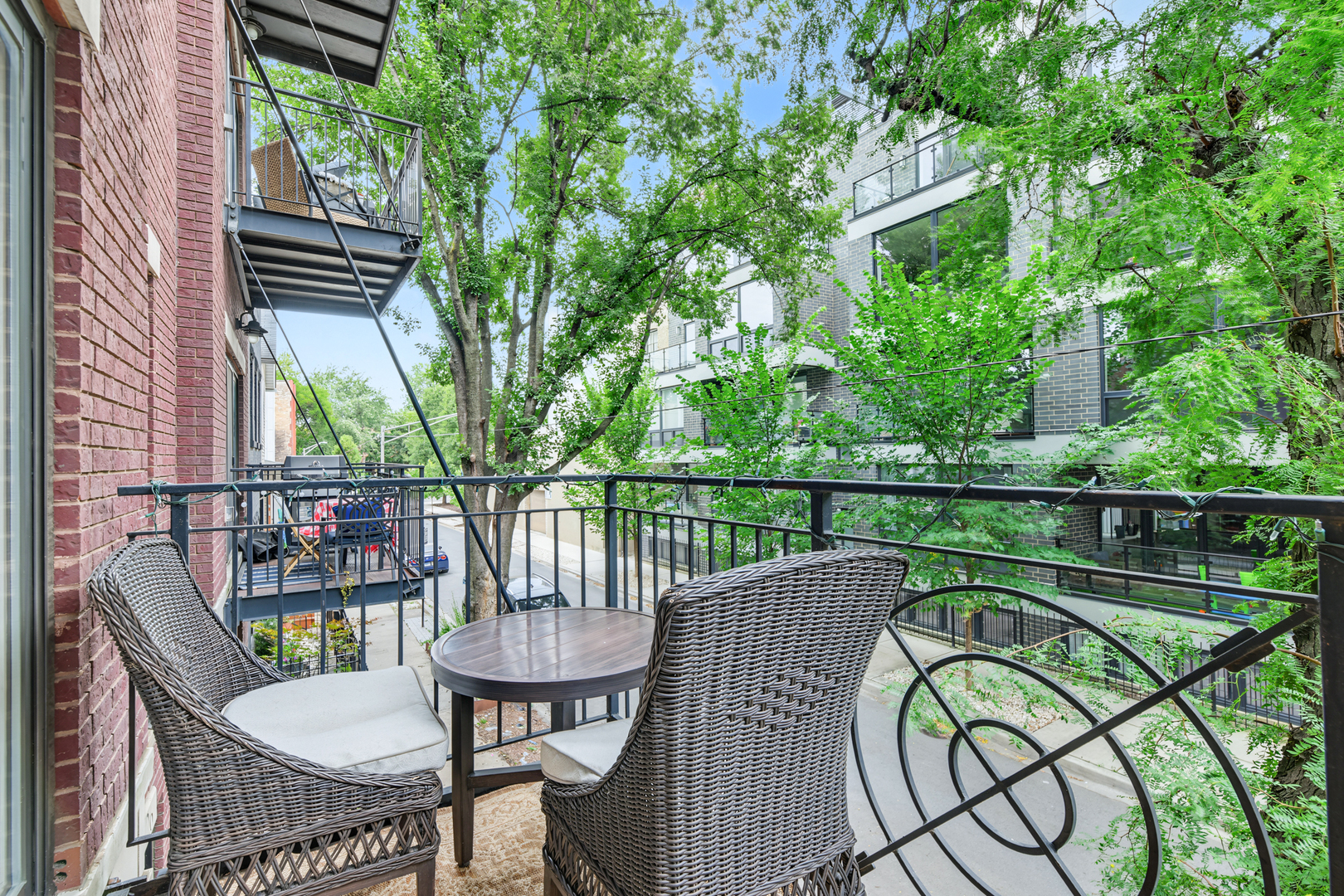 524 N HERMITAGE Avenue Unit: 2