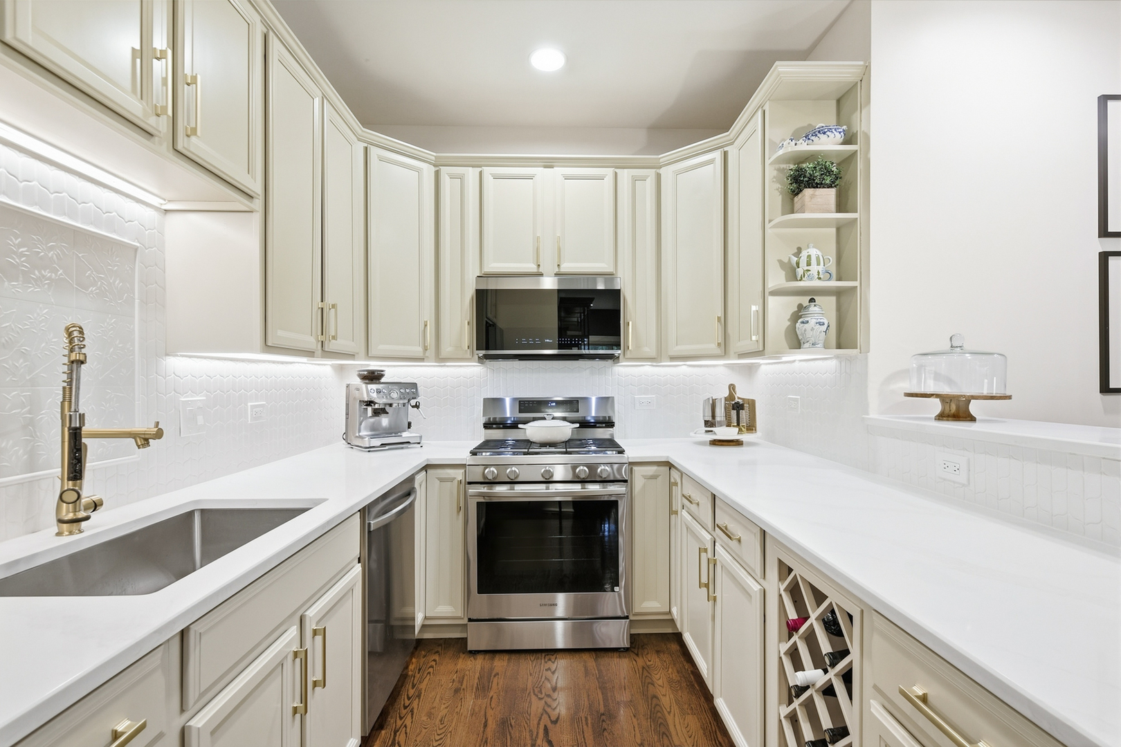 524 N HERMITAGE Avenue Unit: 2