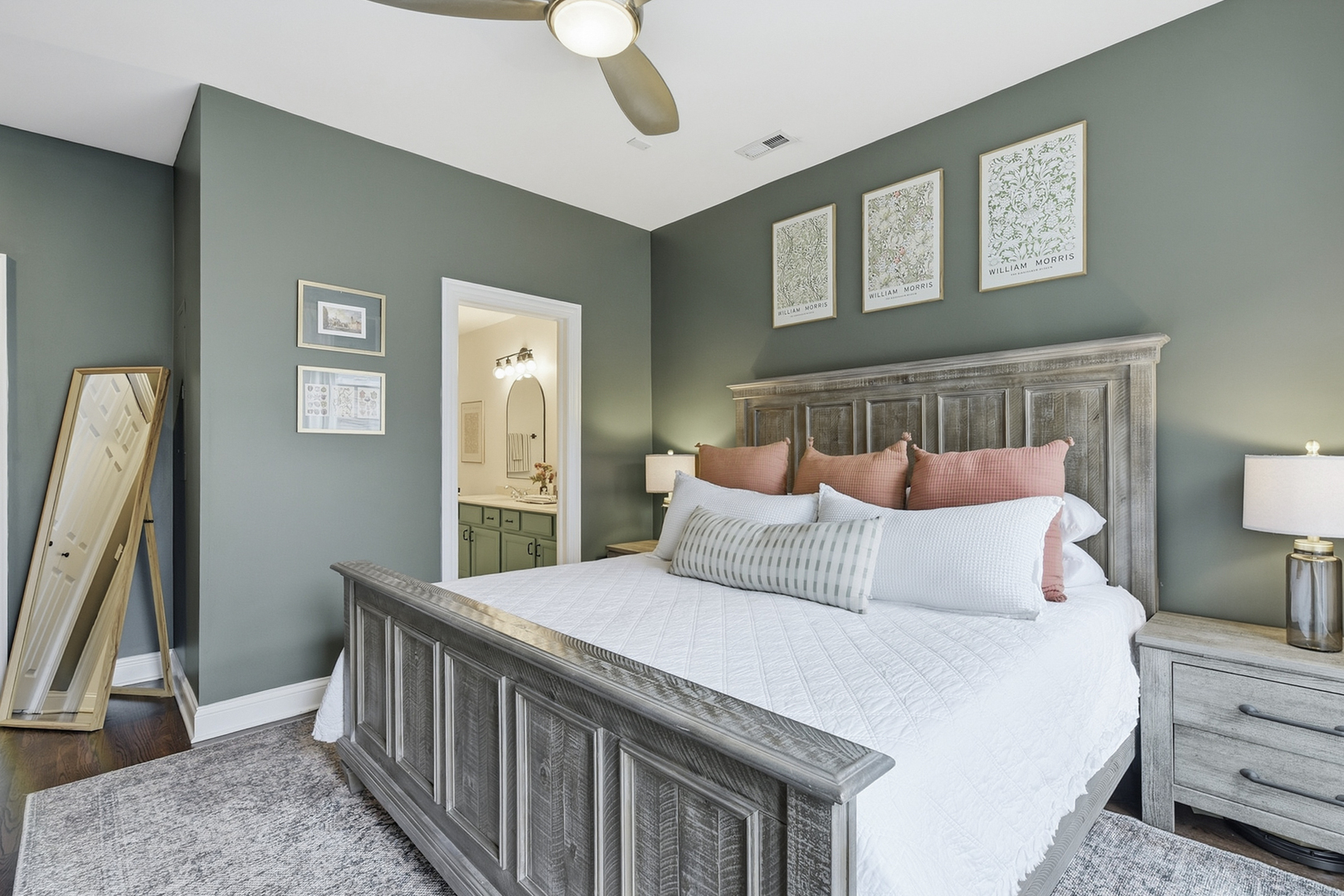 524 N HERMITAGE Avenue Unit: 2