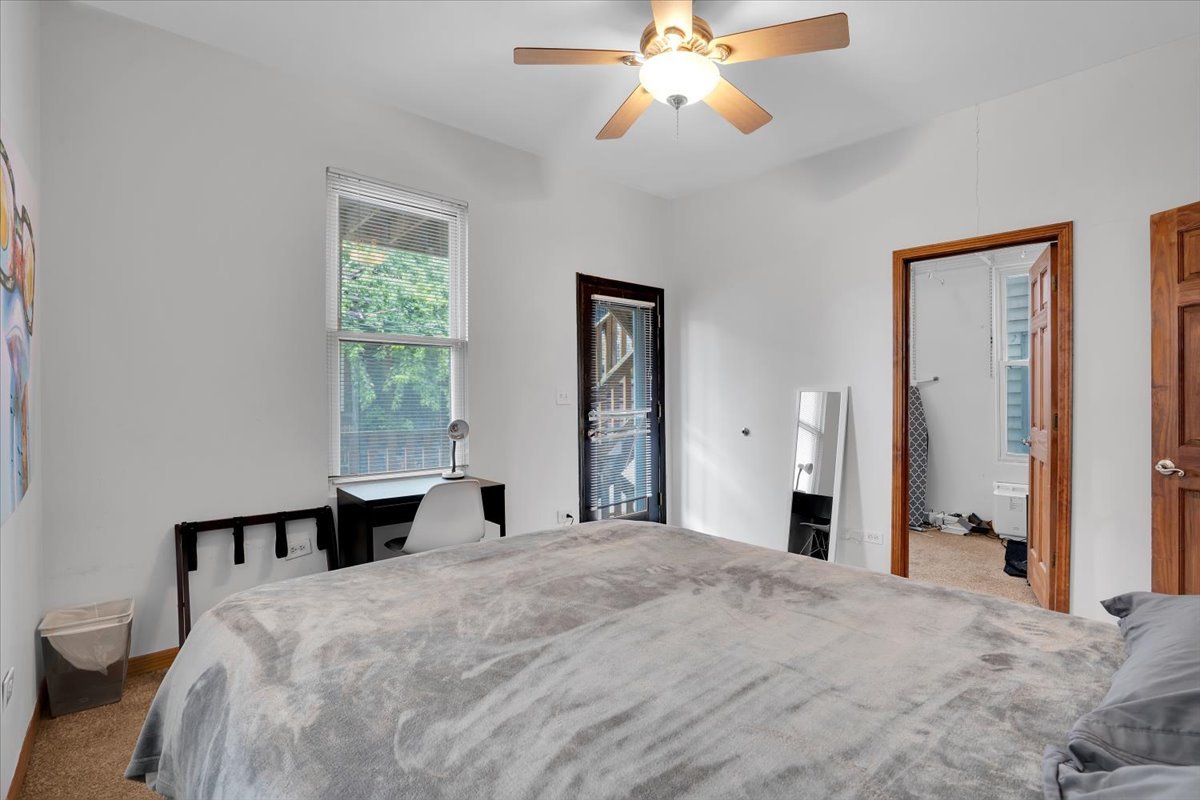 1618 W Blackhawk Street Unit: 1