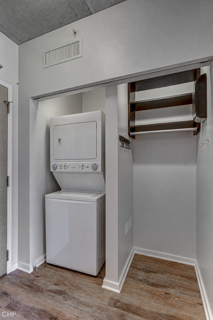 659 W Randolph Street Unit: 810