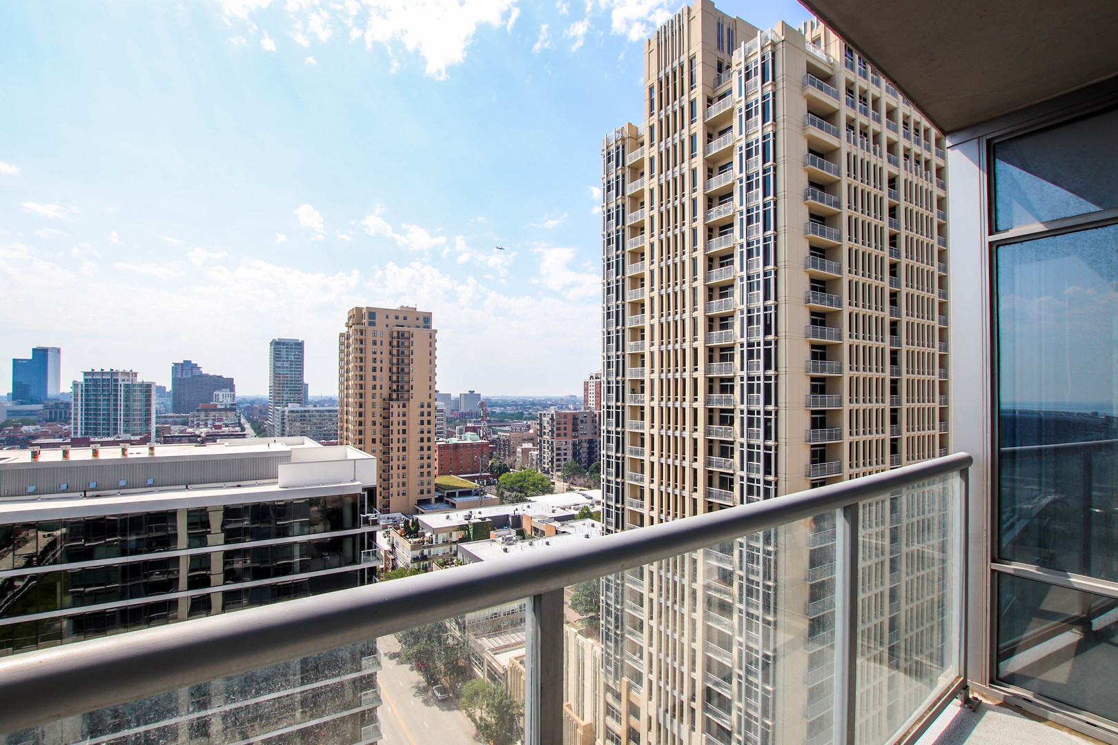 100 E 14TH Street Unit: 1706