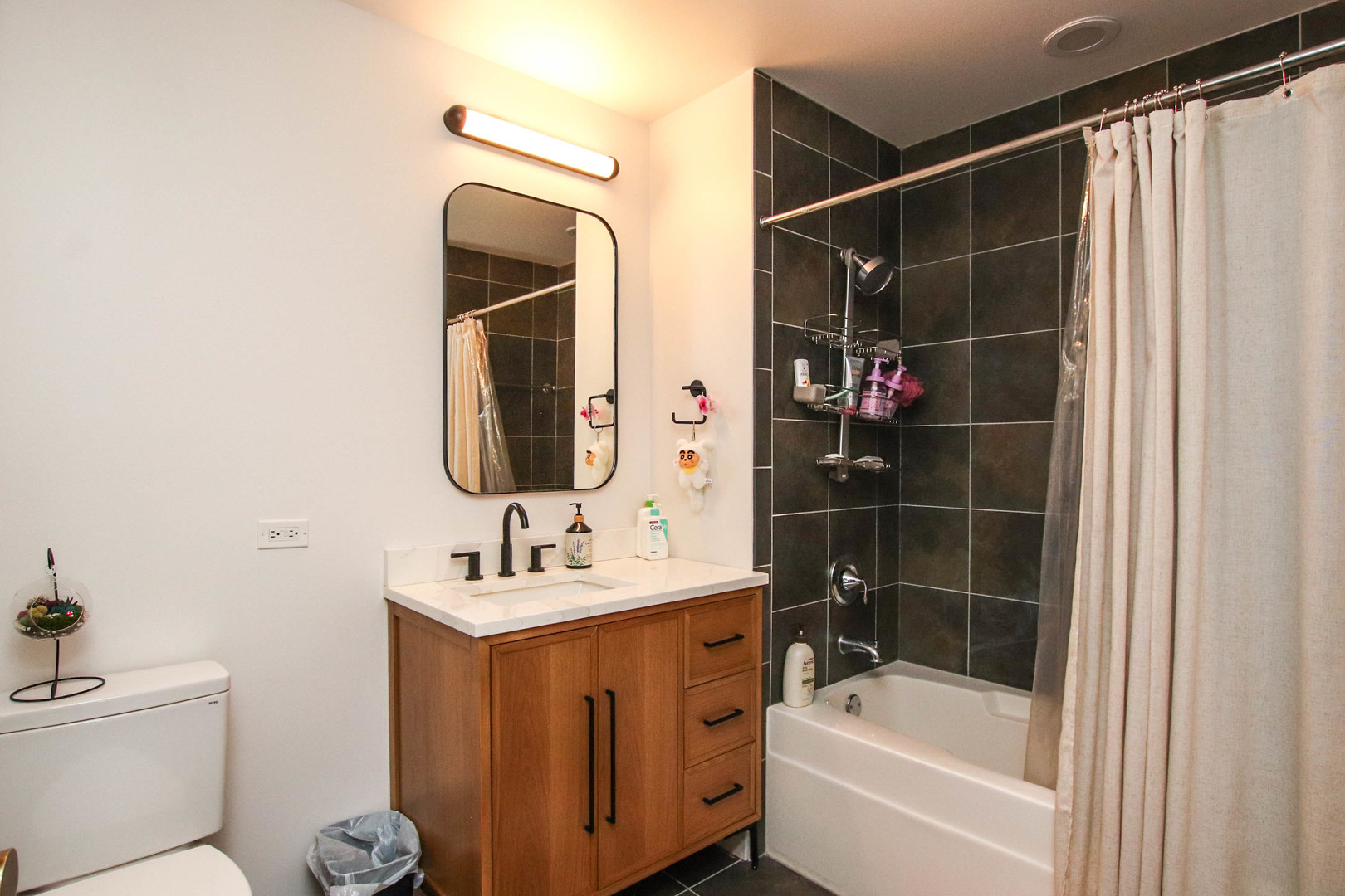 100 E 14TH Street Unit: 1706