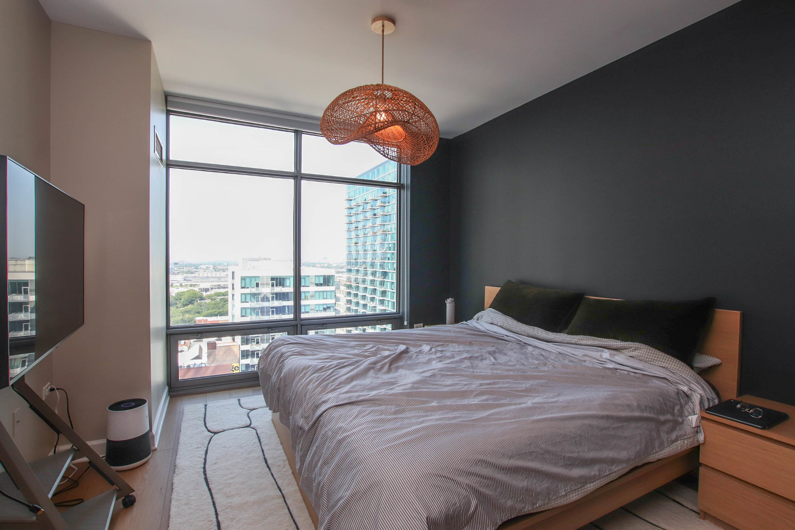 100 E 14TH Street Unit: 1706