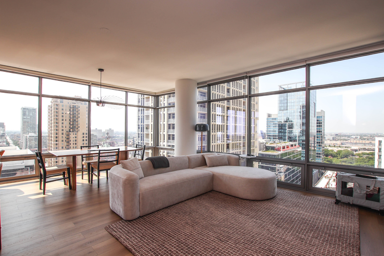 100 E 14TH Street Unit: 1706