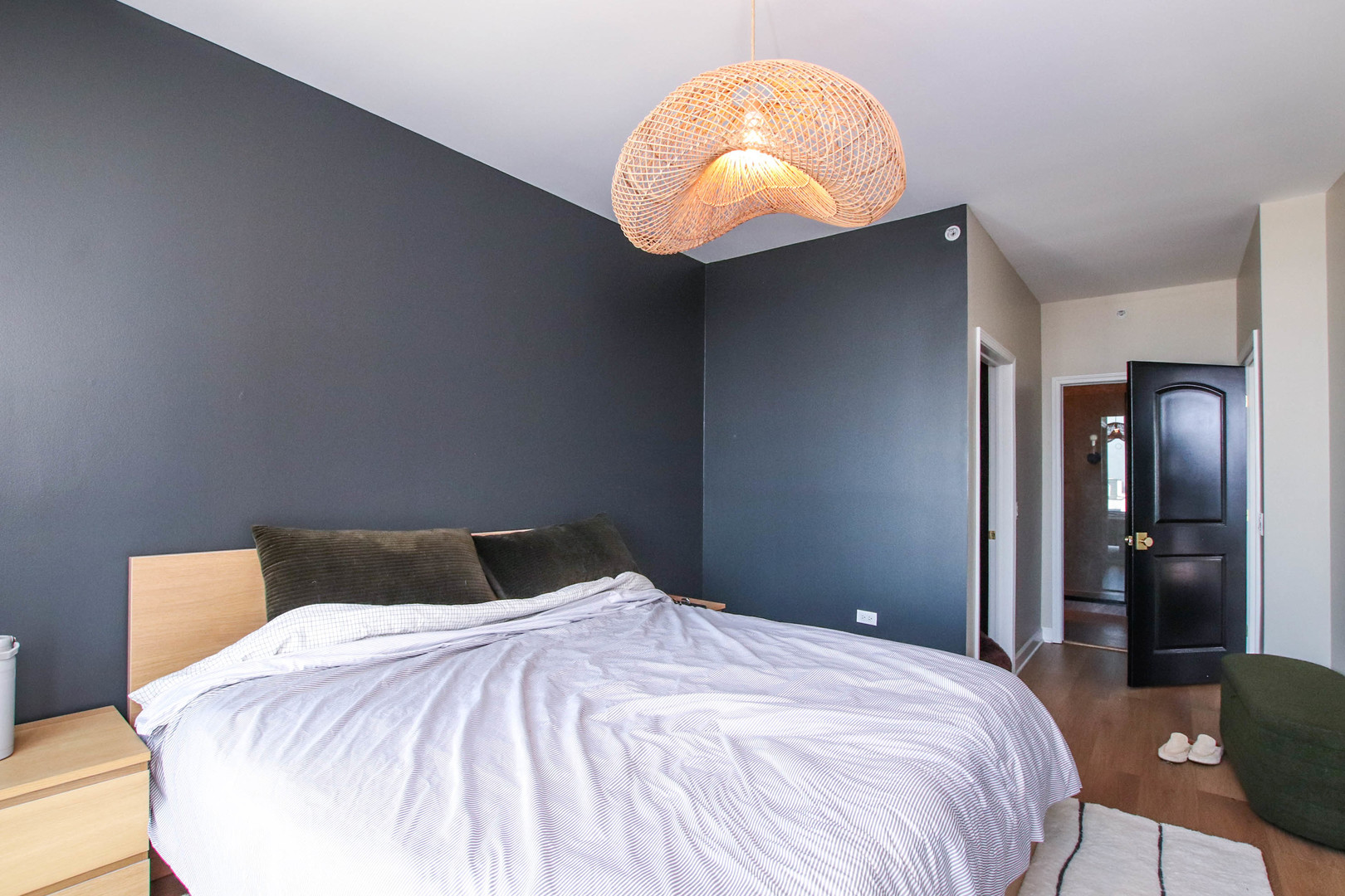 100 E 14TH Street Unit: 1706