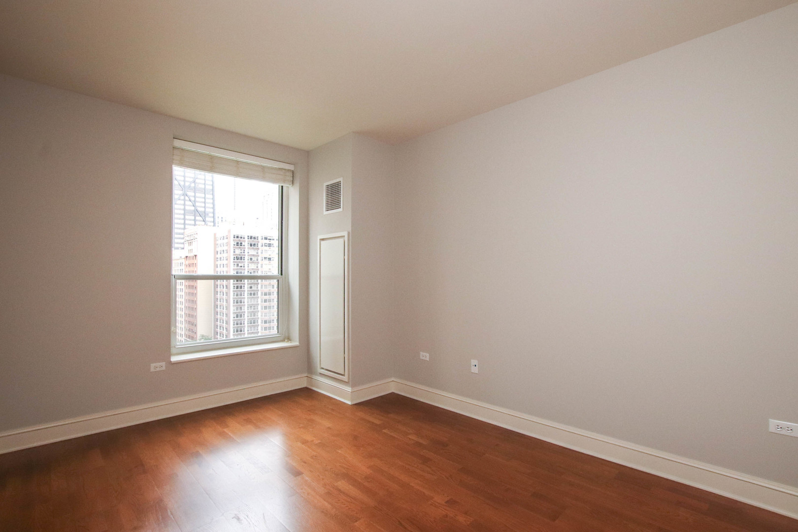 850 N Lake Shore Drive Unit: 1310