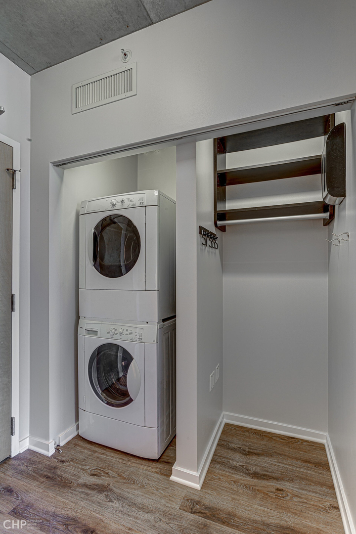 659 W Randolph Street Unit: 810