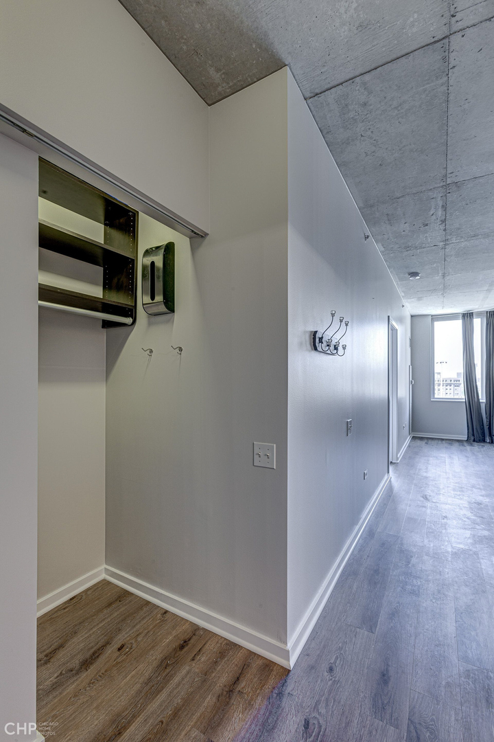 659 W Randolph Street Unit: 810
