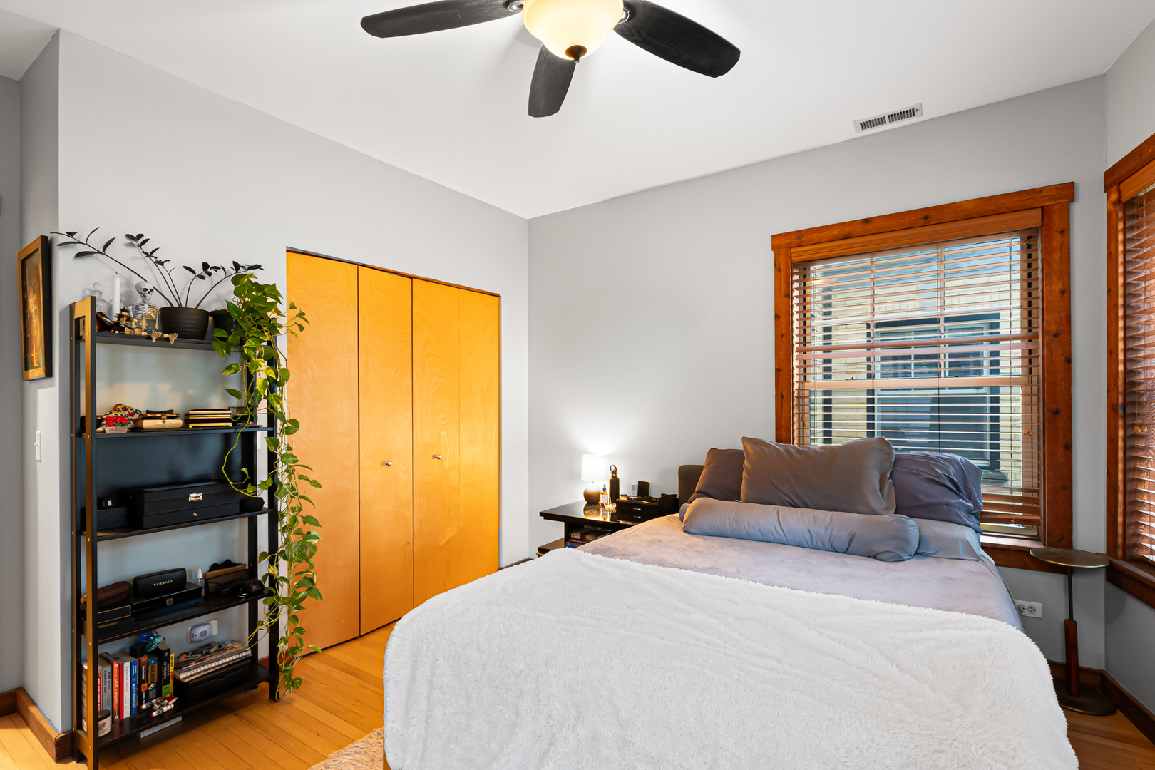 2021 W ARTHUR Street Unit: 2E
