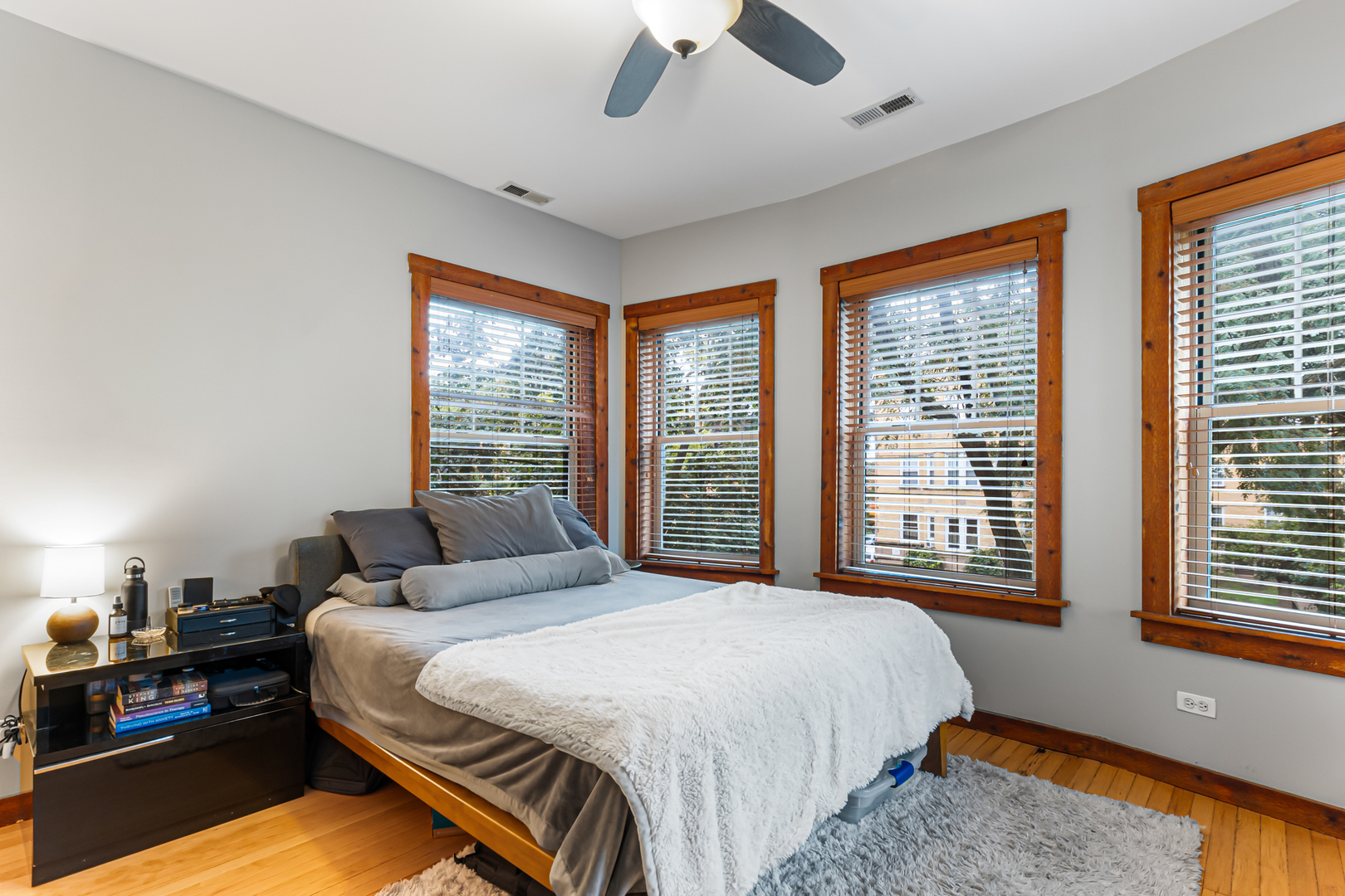 2021 W ARTHUR Street Unit: 2E