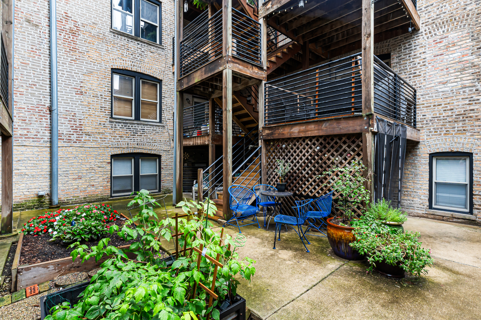 2021 W ARTHUR Street Unit: 2E