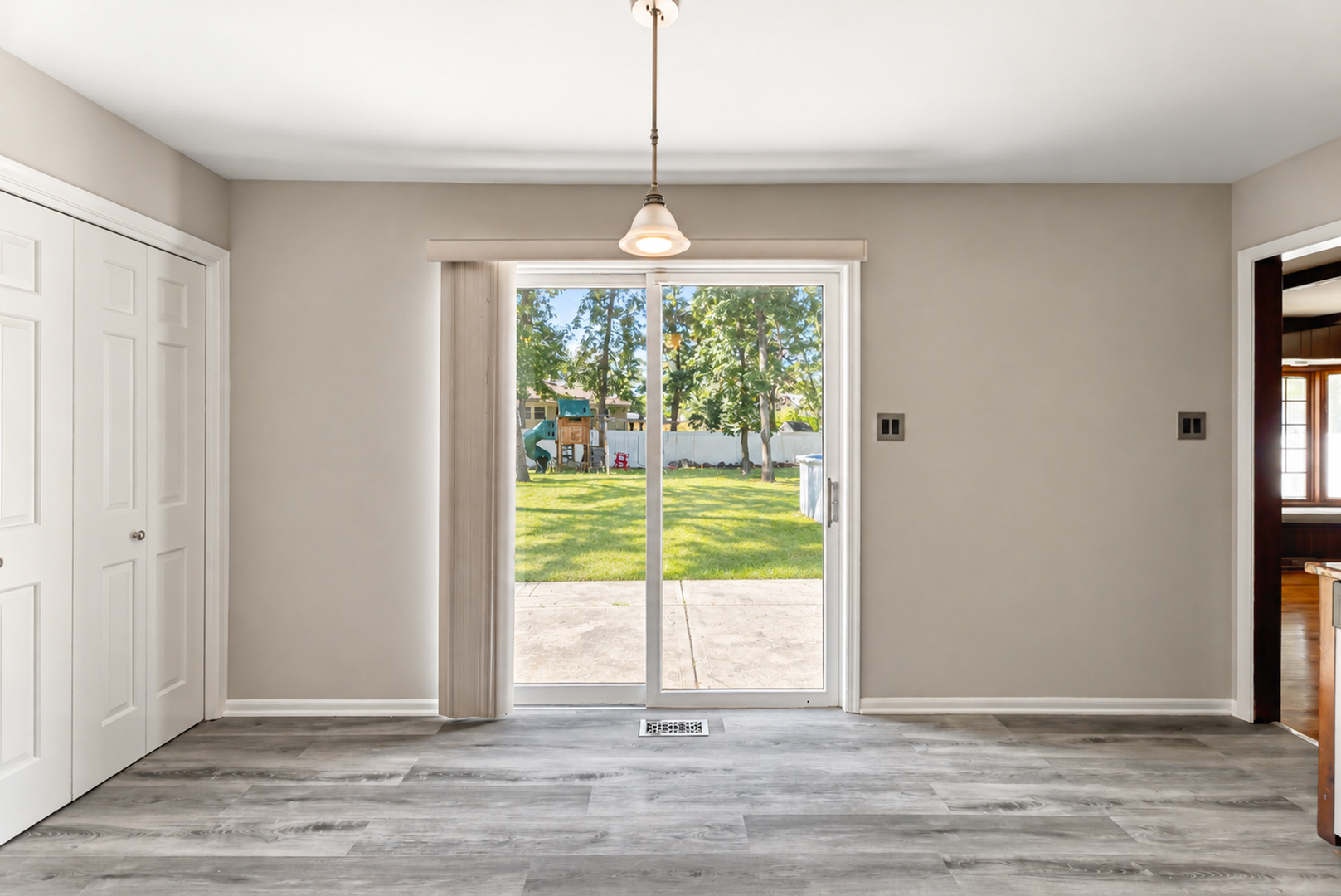 3490 Chalet Ln