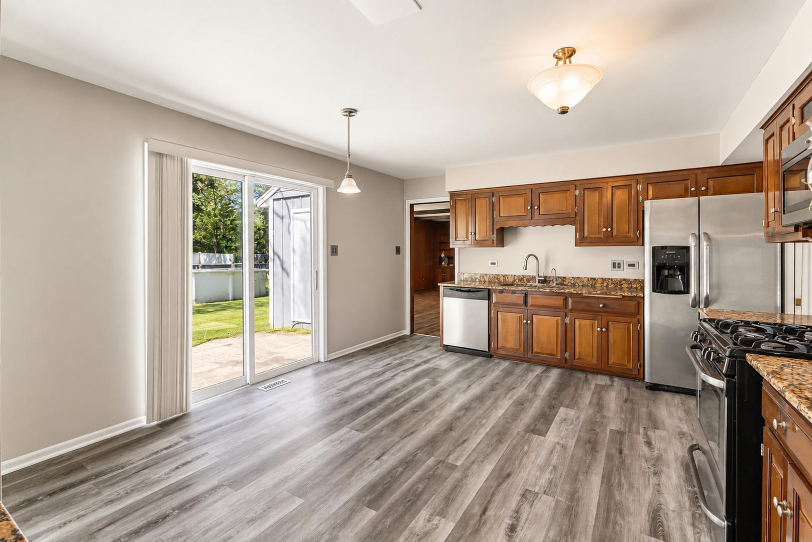 3490 Chalet Ln