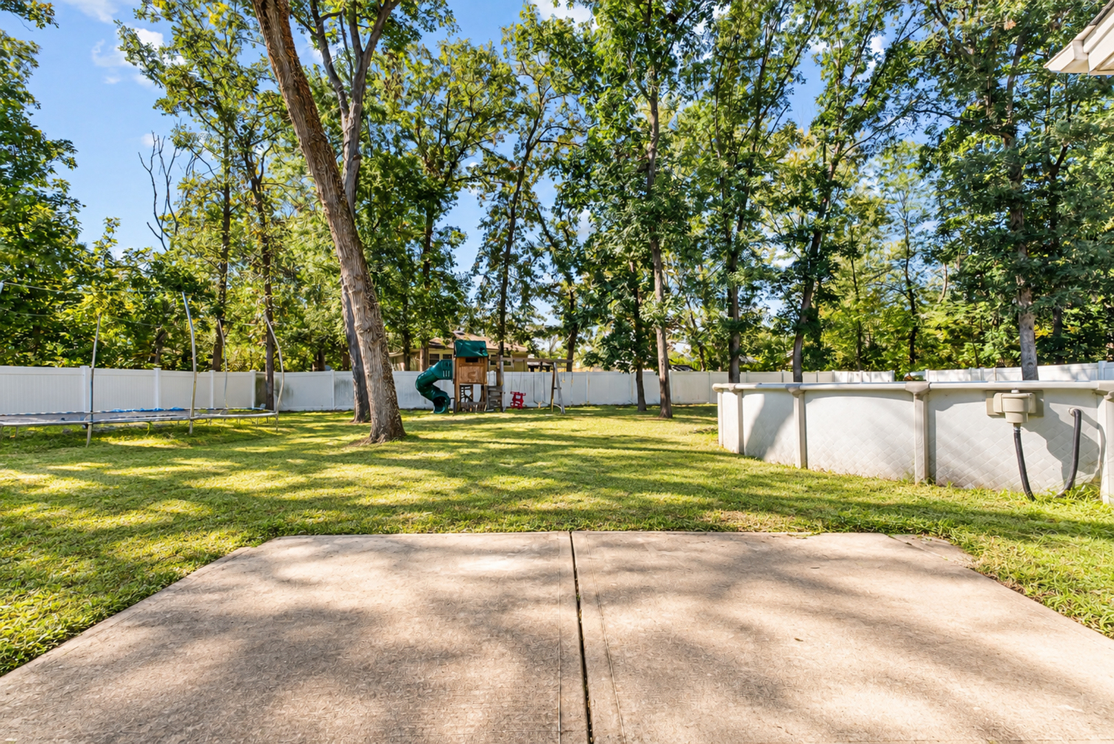 3490 Chalet Ln