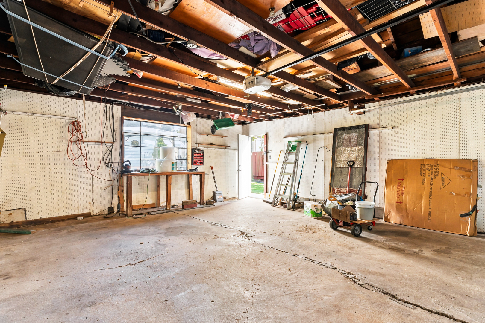 4852 N Mulligan Avenue