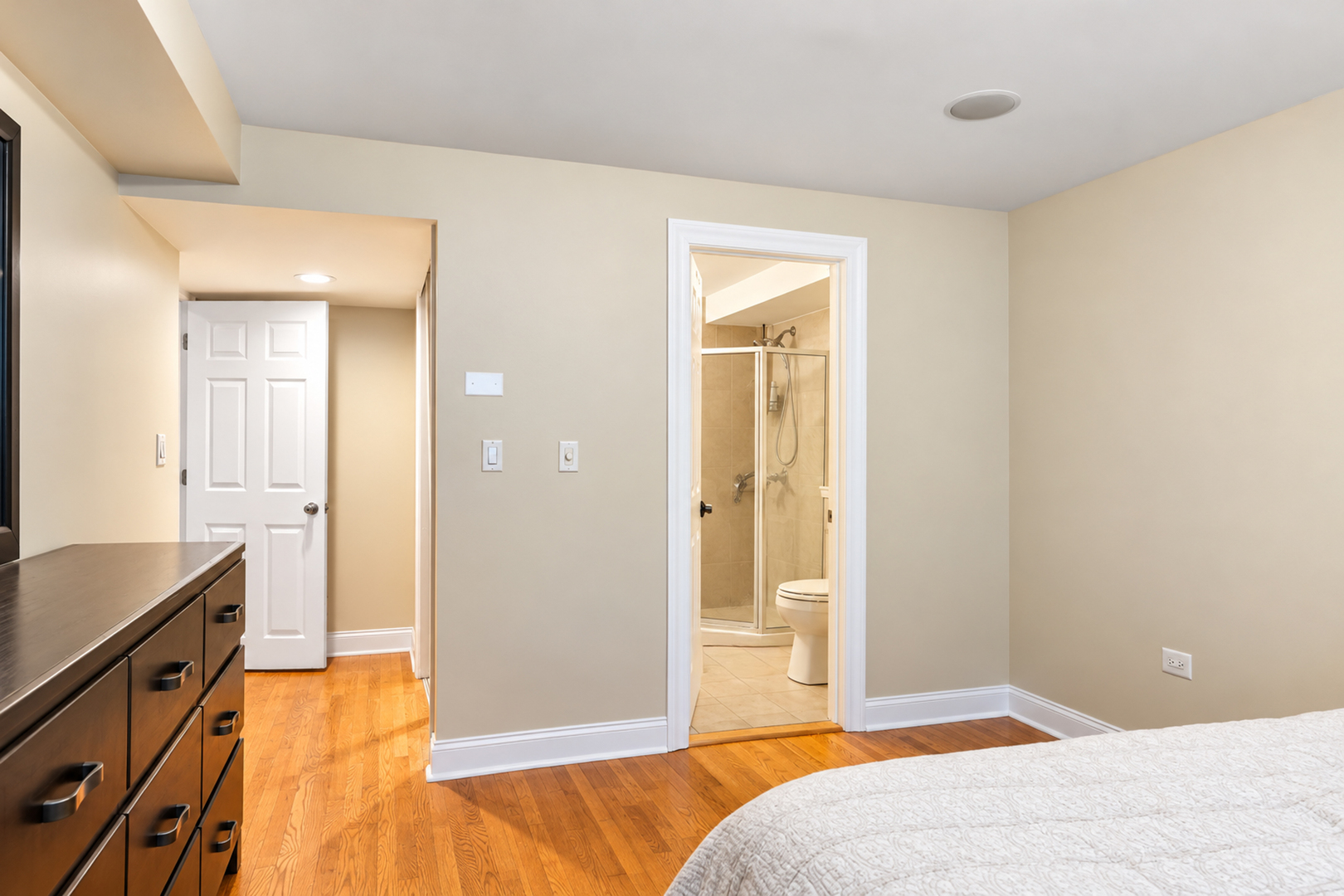 2319 W Rosemont Avenue Unit: G