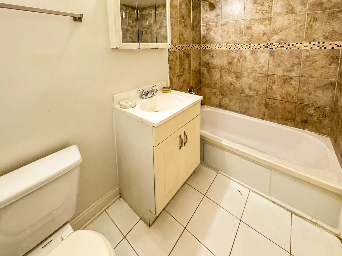 7717 S Saginaw Avenue Unit: H