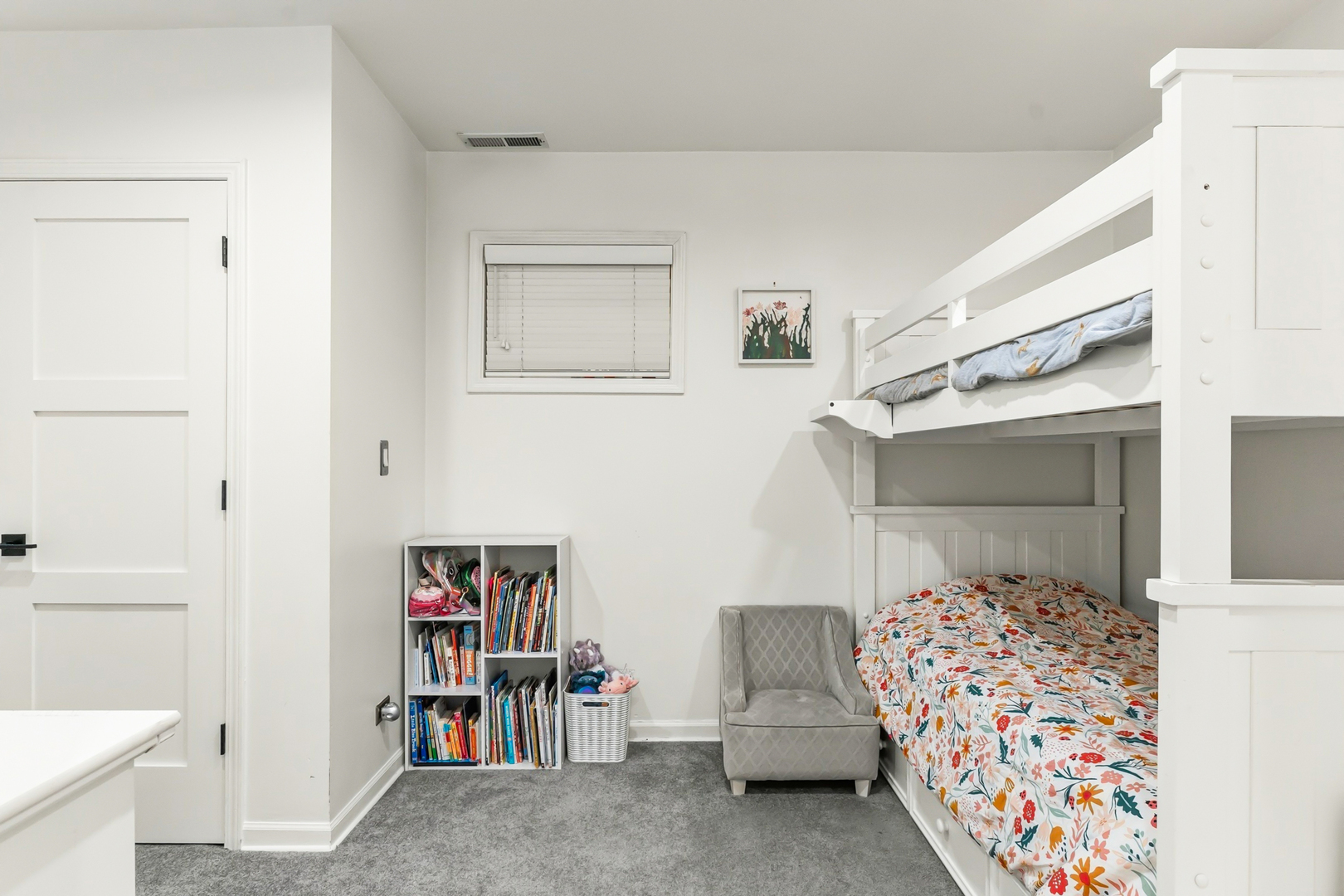 942 N Wolcott Avenue Unit: 1
